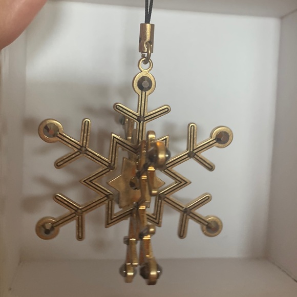 Premier Designs Snowflake Christmas ornament 2019 new - Picture 1 of 3